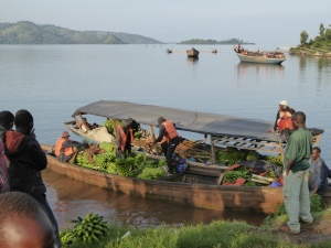 Embarcation au bord du lac Kivu