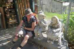 Un brin de causette avec les vieux du coin